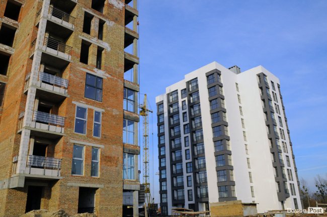 Перший і другий будинки