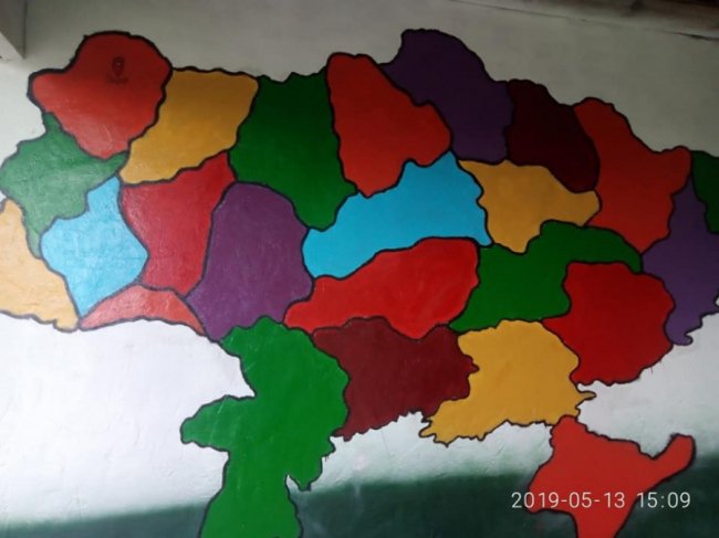 На Волині селяни перетворили зупинку у витвір мистецтва. ФОТО