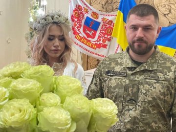 З передової вивозили на танку: воїн ЗСУ вирвався з Бахмута, щоб одружитися. ФОТО
