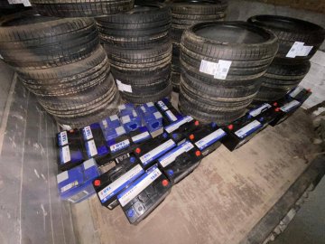 Волинь відправила шини та автомобільні акумулятори на передову. ФОТО