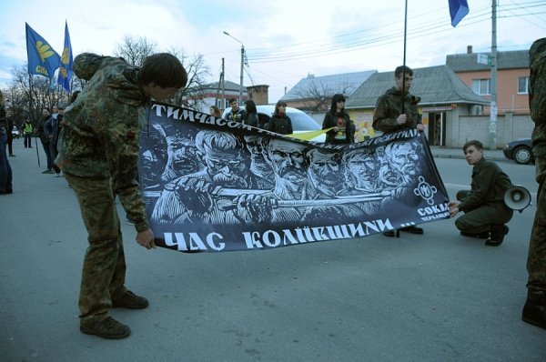 В Умані «Свобода» провела смолоскипний марш. ФОТО. ВІДЕО