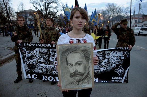 В Умані «Свобода» провела смолоскипний марш. ФОТО. ВІДЕО