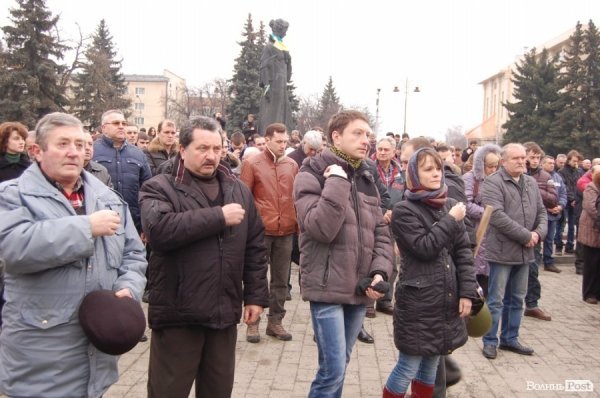 Як луцький Майдан ішов у  наступ на Волинську ОДА. ФОТО