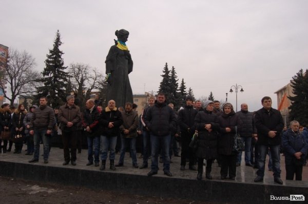 Як луцький Майдан ішов у  наступ на Волинську ОДА. ФОТО