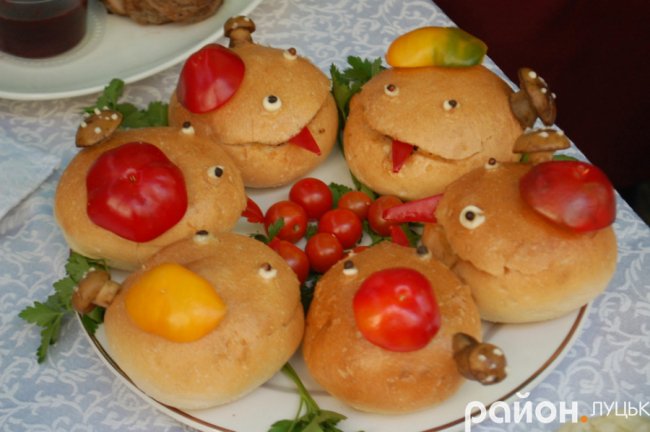 «Бурштинова осінь»: страви, мода і музика