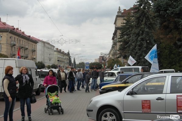 У Луцьку стартував автомотофестиваль «AutoWESTern». ФОТО