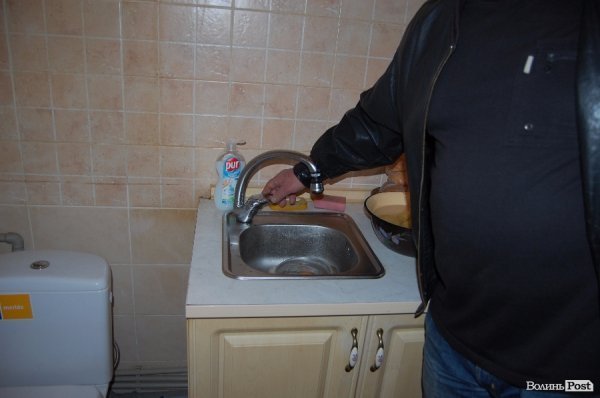 З Київського майдану таки прибрали «нужник». ФОТО