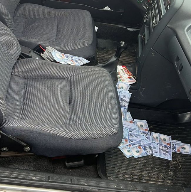 8000 доларів за незаконний виїзд з країни: на Волині затримали двох організаторів злочинної схеми. ФОТО