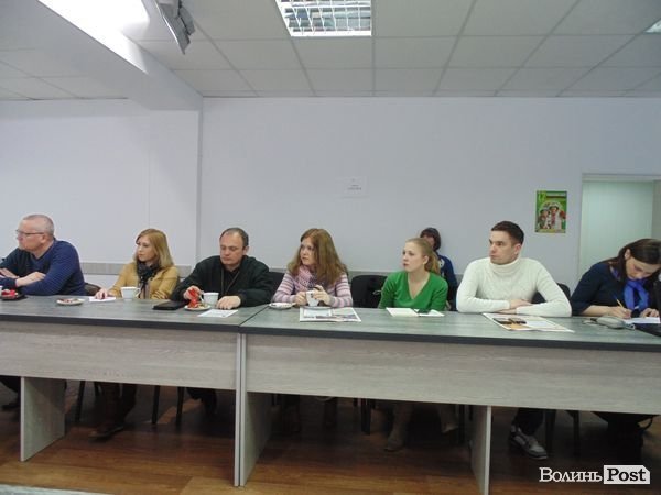 У Луцьку дискутували про «гідність» Волині та «безвихідь» Донбасу. ФОТО