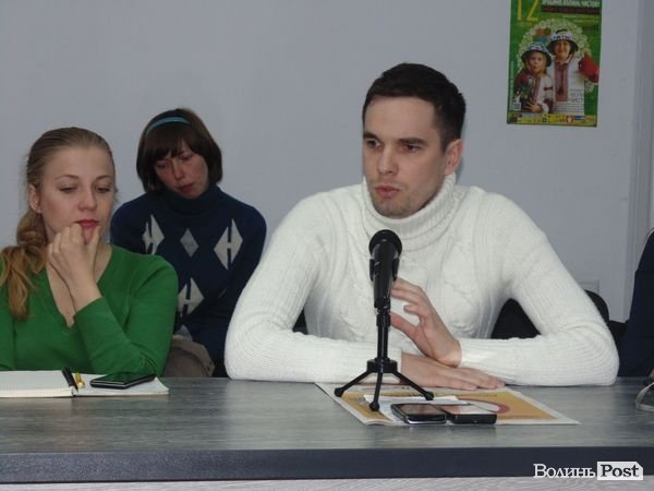 У Луцьку дискутували про «гідність» Волині та «безвихідь» Донбасу. ФОТО