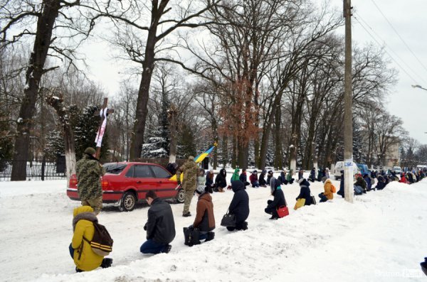 «Десантник пішов у небо»:  у Ківерцях поховали Героя Маріса Камінського