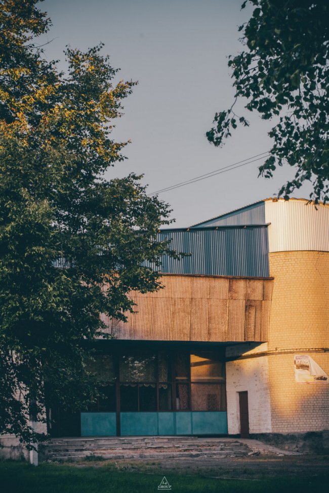 Курортне селище Волині у променях вечірнього сонця. ФОТО