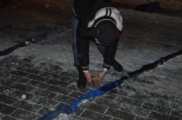 У центрі Луцька на честь Героїв Крут палав тризуб. ФОТО. ВІДЕО