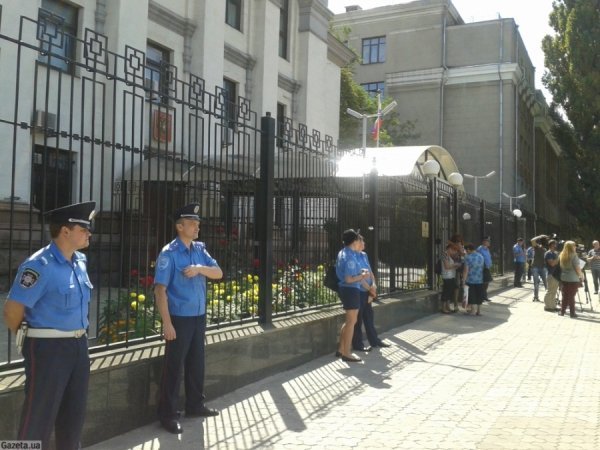 У Києві палять російські товари. ФОТО