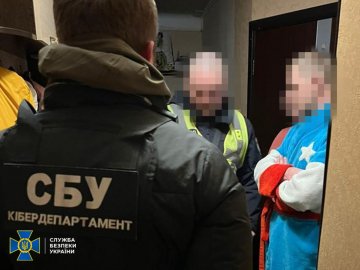 Мешканець Житомирщини виманював гроші з мирних жителів, які хотіли виїхати з Бахмута, – СБУ