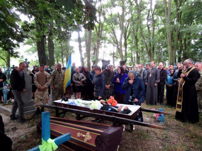 У Шацькому районі поховали бійця