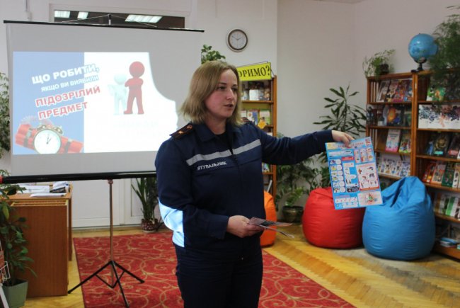 Учні луцької школи гроші на піротехніку віддали на благодійність