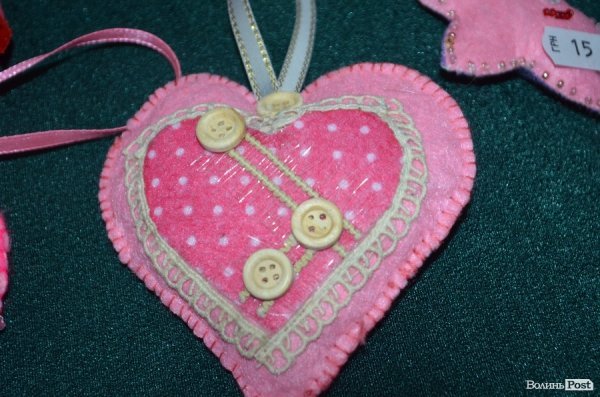 Добро під ялинку: в Луцьку новорічний благодійний ярмарок