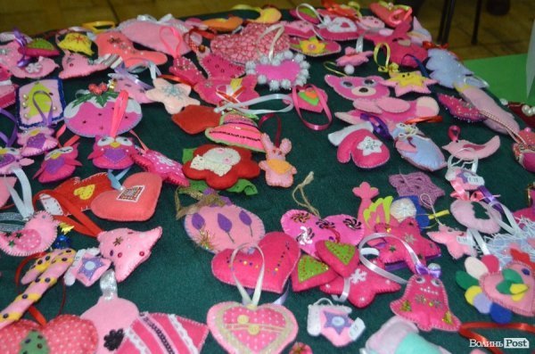 Добро під ялинку: в Луцьку новорічний благодійний ярмарок