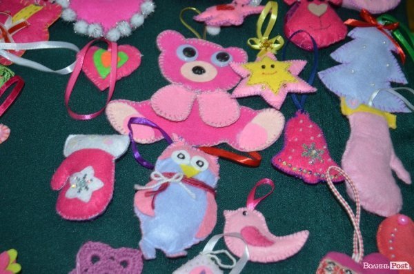 Добро під ялинку: в Луцьку новорічний благодійний ярмарок