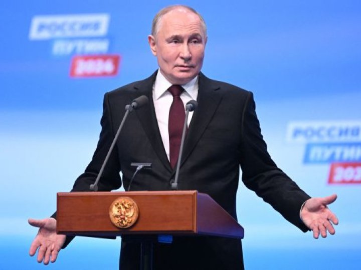 Путін взявся вчити Україну проводити вибори
