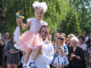 Як у школах Ковеля провели останній дзвоник. ФОТО