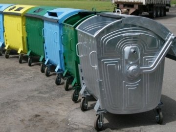 Луцьк купив неякісні контейнери для сміття