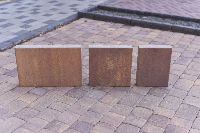 Бруківка бронзового кольору (з використанням жовтого, помаранчевого та коричневого барвників)