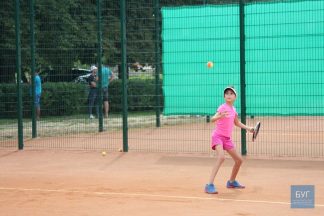Стріт-бол, теніс і пляжний волейбол: як святкували ювілей волинського міста. ФОТО