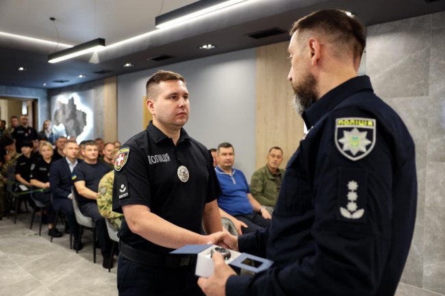 Захищають на фронті і в тилу: на Волині з нагоди професійного свята відзначили поліцейських