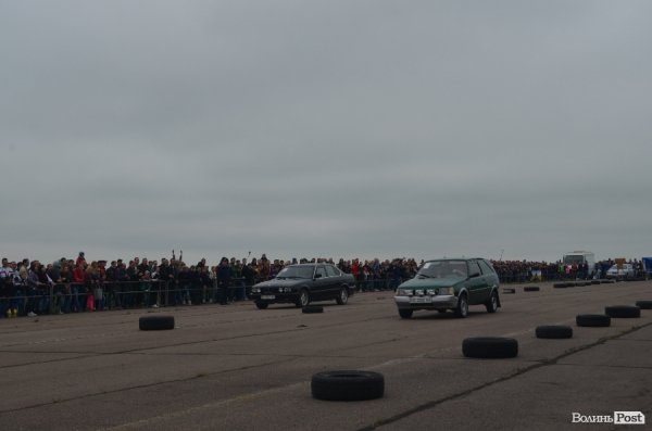 Під Луцьком визначили переможця з дрег-рейсінгу. ФОТО