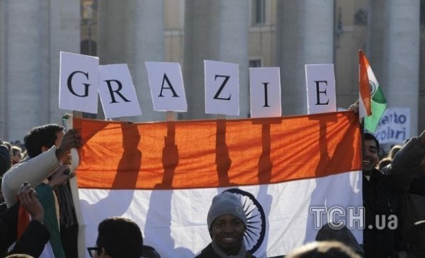 Бенедикт XVI попрощався з народом. ФОТО