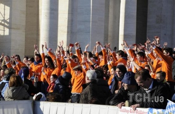 Бенедикт XVI попрощався з народом. ФОТО