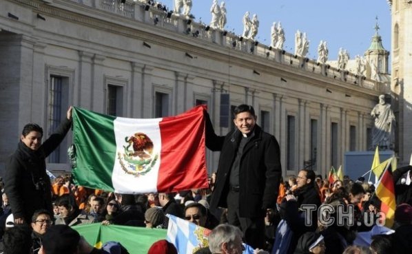 Бенедикт XVI попрощався з народом. ФОТО