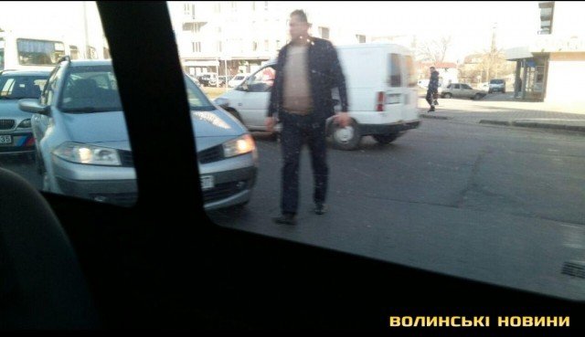 У Луцьку біля Київського майдану гепнулися дві автівки. ФОТО