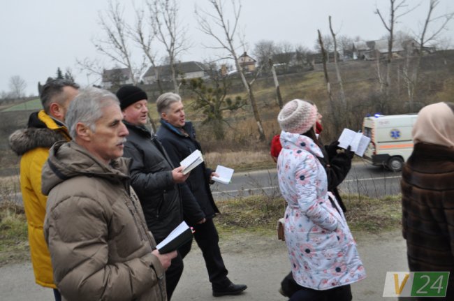 Під музику оркестру, з фотозоною та співами: як у Жидичині святкували Водохреще. ФОТО