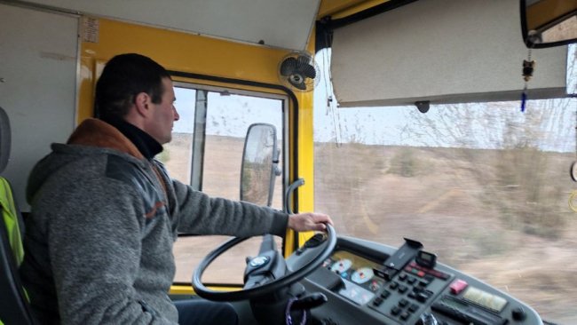 У громаді на Волині майже щодня застрягає шкільний автобус. ВІДЕО