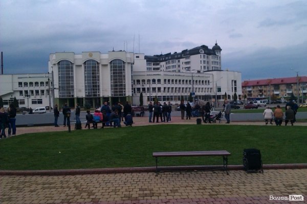 Учасникам «футбольного» пікету у Луцьку платили гроші. ФОТО. ВІДЕО