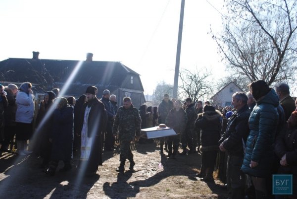 На Волині попрощалися із загиблим бійцем. ФОТО