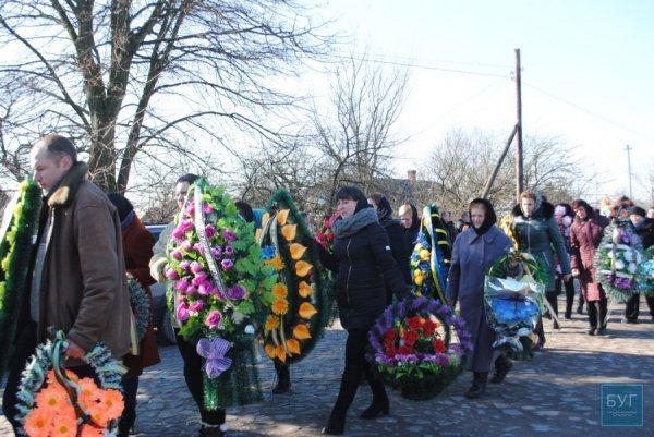 На Волині попрощалися із загиблим бійцем. ФОТО