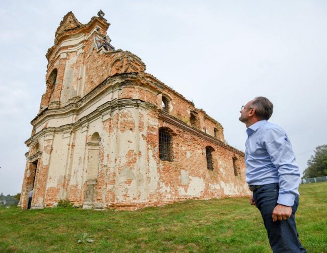 Відомий політик ініціює збереження Загорівського монастиря 16 століття*