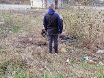 На Волині чоловік на скутері на великій швидкості злетів у кювет. ФОТО. ВІДЕО