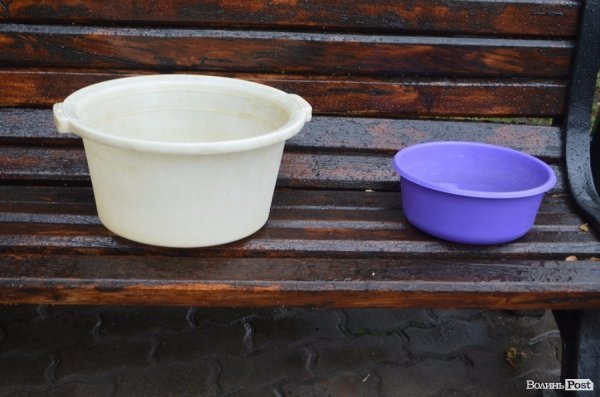 Лучанин помився в міській раді на очах у депутатів. ФОТО. ВІДЕО