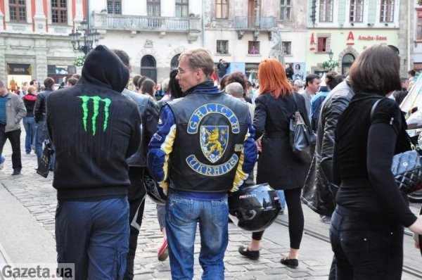 Байкерський «парад вогнів» у Львові. ФОТО. ВІДЕО 