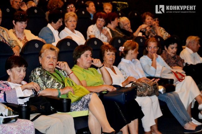 У Луцьку пенсіонерам показували фільм про Симона Петлюру. ФОТО