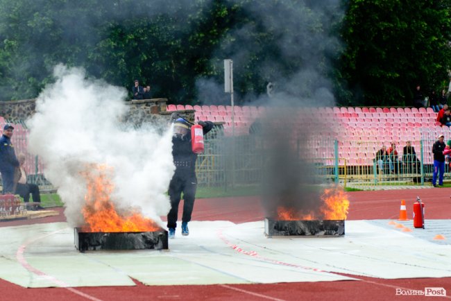До Луцька на змагання з'їхались пожежники з 7 країн. ФОТО