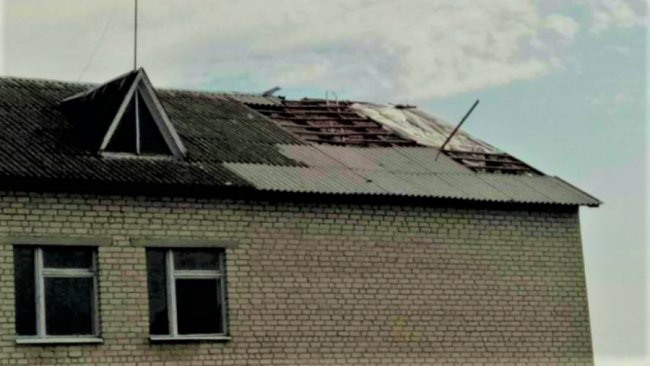 У селі на Волині вітер зірвав дах школи