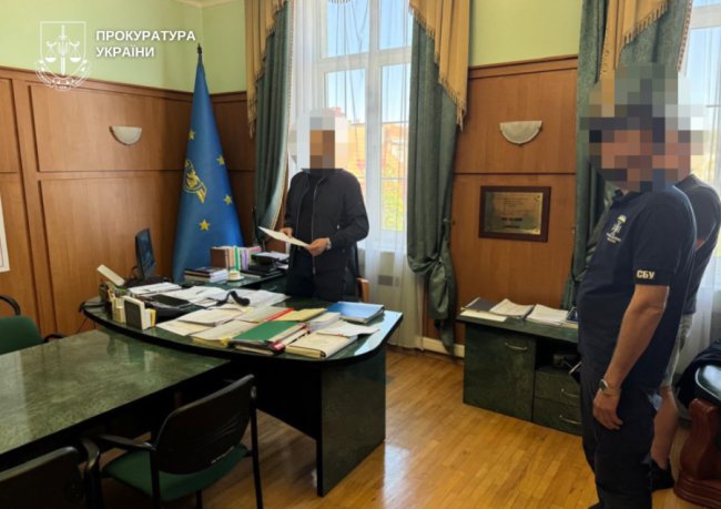 На Волині депутат міськради відряджав 17 підлеглих будувати приватний будинок