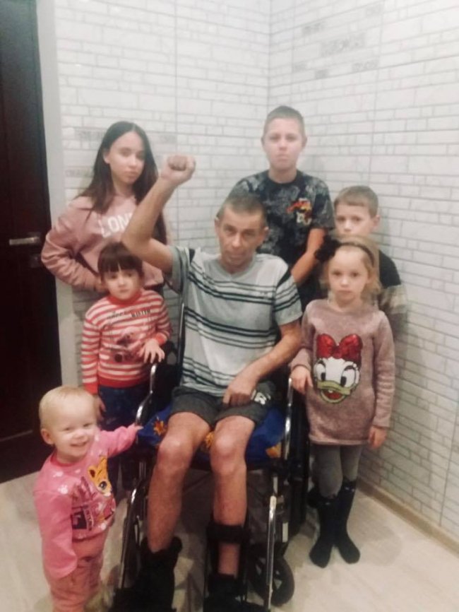 Важкопораненому бійцю з Волині, який переніс 39 операцій, зібрали кошти на лікування