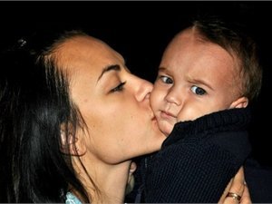 Молода мама до останнього намагалась врятувати своє маля